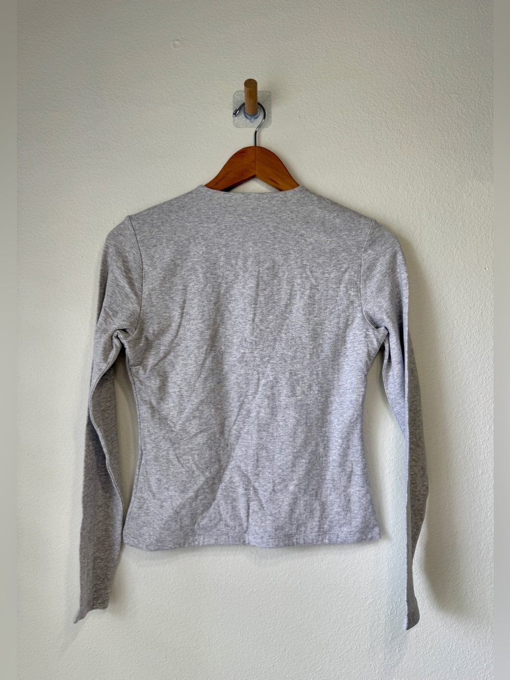 Abercrombie & Fitch Heather Gray Long Sleeve Essential Tee Size Medium NWT - Picture 5 of 6